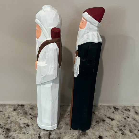 Two wooden Santa Claus figurines - Picture 2 of 6